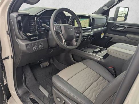 New 2026 Chevrolet Silverado 2500 ZR2 AWD/4WD image 3