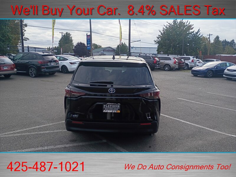 Used 2025 Toyota Sienna LE FWD image 7