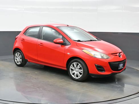 Used 2013 MAZDA MAZDA2 Sport FWD image 8