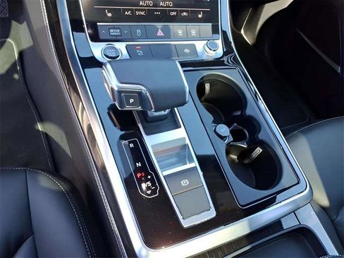 Used 2025 Audi Q7 3.0T Premium Plus image 17