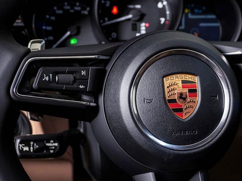 New 2026 Porsche Macan image 20