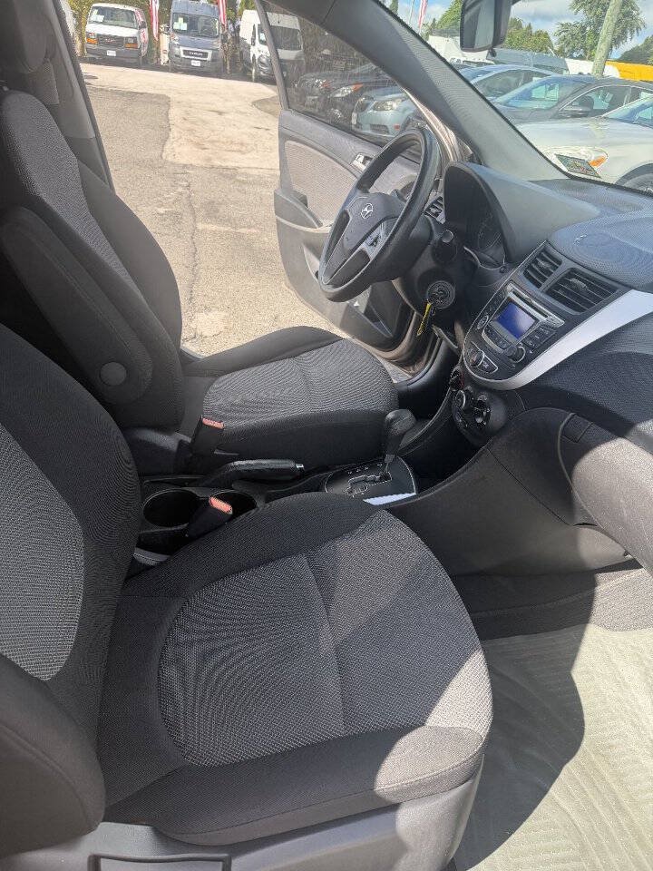 Used 2014 Hyundai Accent GS FWD image 5