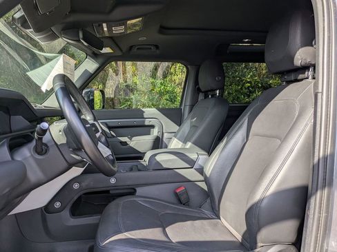 Used 2023 Land Rover Defender 90 S image 14