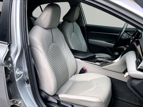 Certified 2023 Toyota Camry SE FWD image 9
