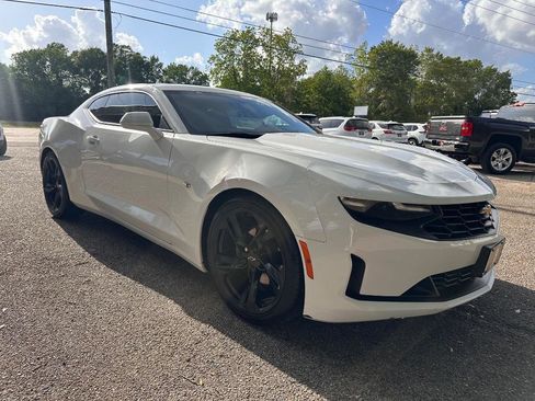 Used 2020 Chevrolet Camaro LT w/ Technology Package RWD image 23