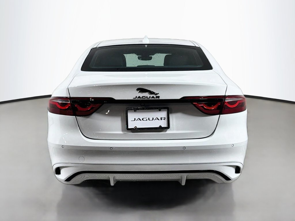 Used 2024 Jaguar XF R-Dynamic SE AWD/4WD image 6