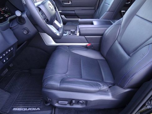Used 2024 Toyota Sequoia Platinum AWD/4WD image 6