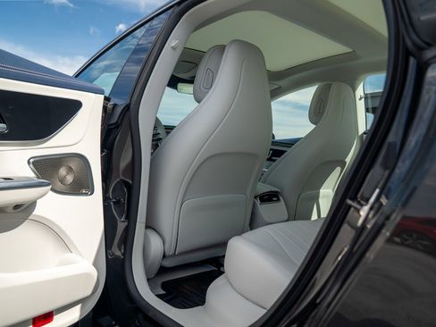 Certified 2023 Mercedes-Benz EQE 500 4MATIC Sedan image 19