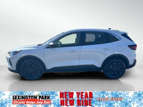 Used 2023 Ford Escape Active image 3