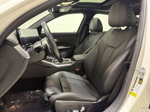 Used 2023 BMW 330i Sedan w/ M Sport Package image 11