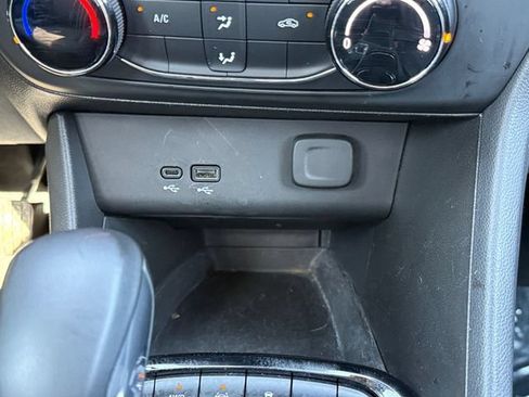 Used 2025 Buick Encore GX Preferred AWD/4WD image 20