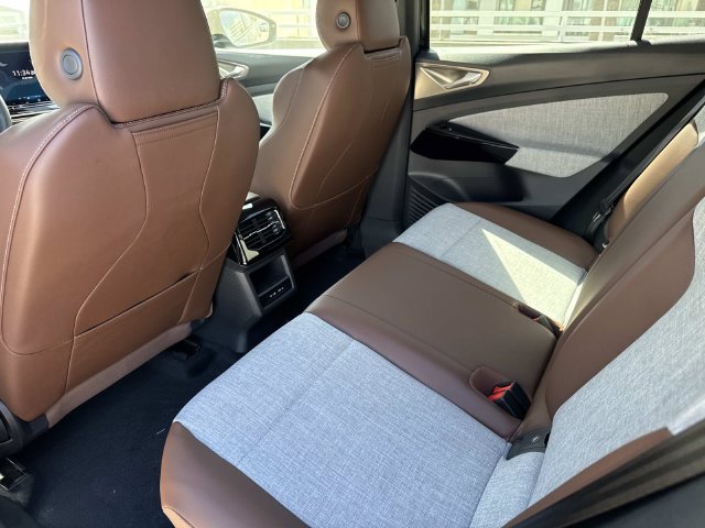 New 2026 Volkswagen ID.4 Pro RWD image 11