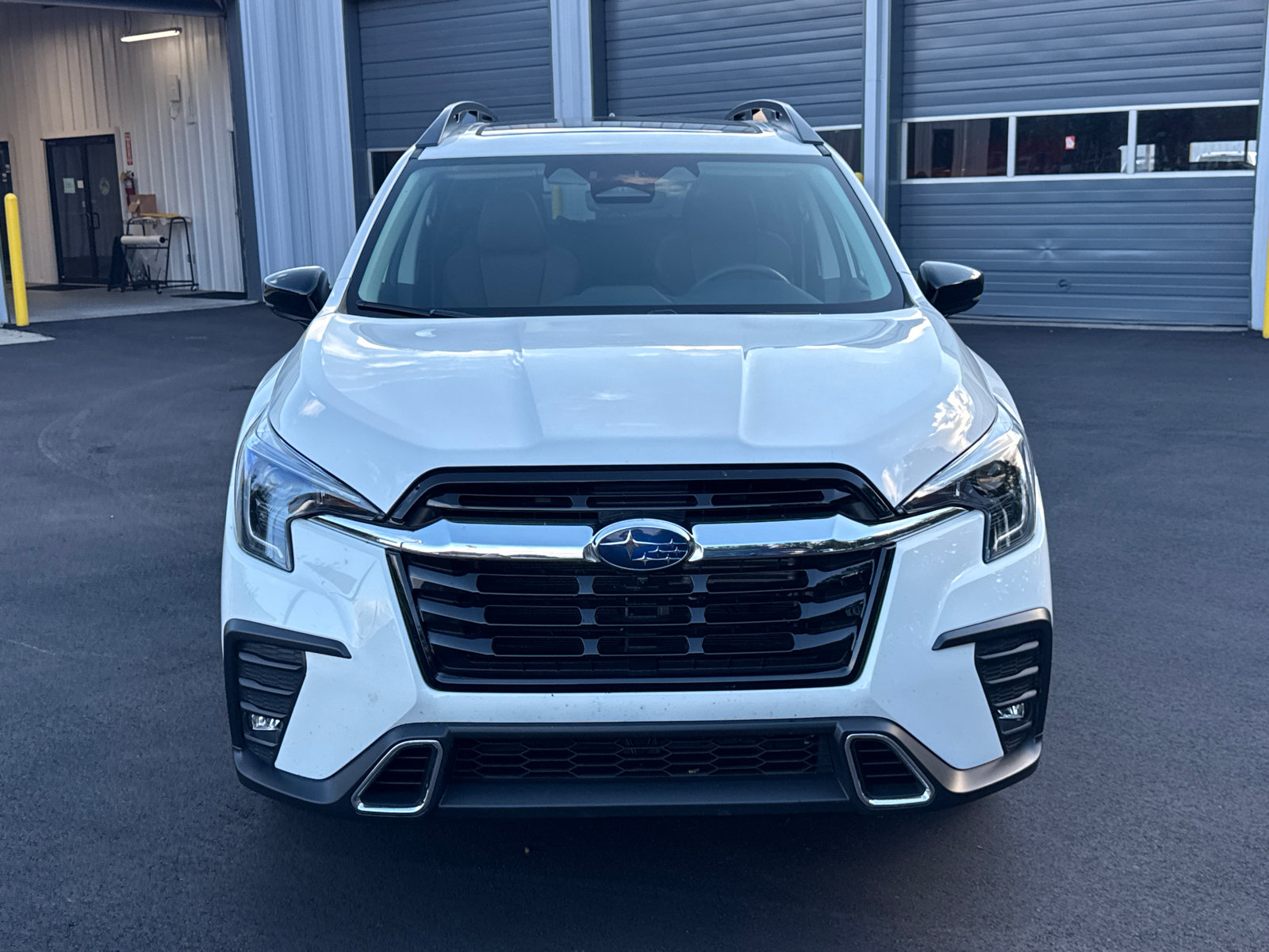 Used 2026 Subaru Ascent Touring w/ Popular Package #1 AWD/4WD image 2