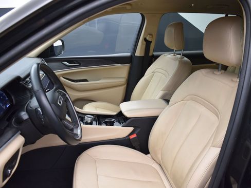 Used 2022 Jeep Grand Cherokee L Limited RWD image 11