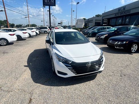 Used 2023 Nissan Versa S FWD image 30
