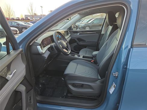 New 2026 Volkswagen Tiguan SE image 14