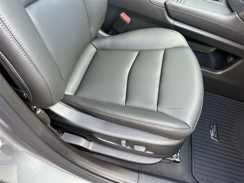 New 2025 Cadillac XT6 Luxury image 10