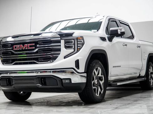 Used 2024 GMC Sierra 1500 SLT w/ SLT Premium Plus Package AWD/4WD image 8