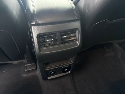 Used 2024 Ford Edge SEL w/ Convenience Package image 17