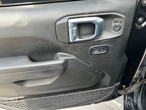 Used 2021 Jeep Wrangler Unlimited Sport image 26