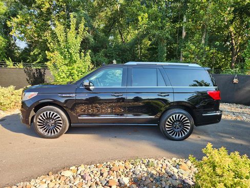Certified 2021 Lincoln Navigator Black Label image 2