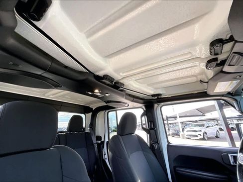 Used 2020 Jeep Gladiator Sport w/ Quick Order Package 24S image 14