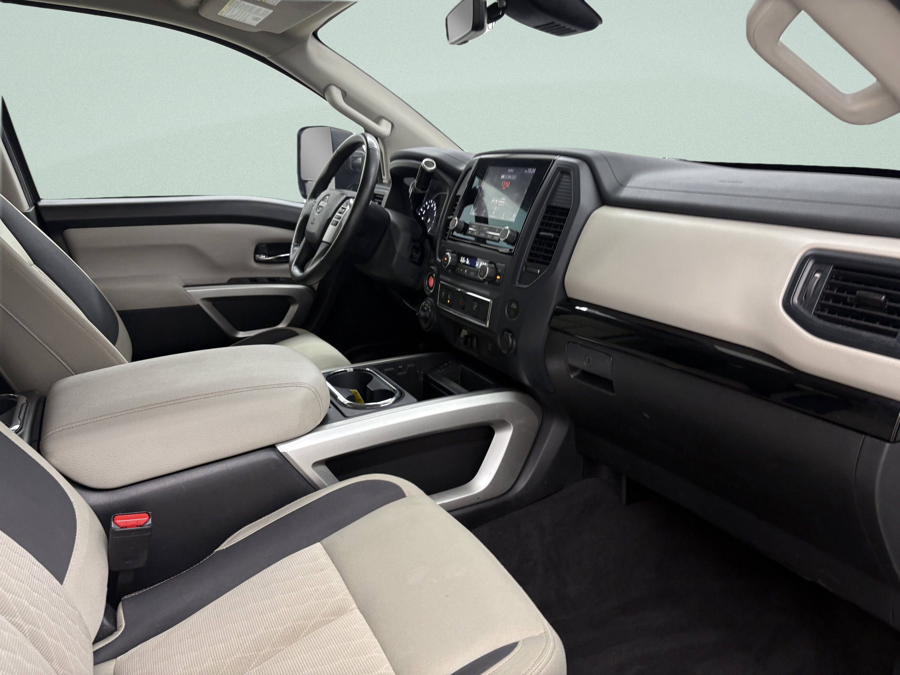 Used 2024 Nissan Titan SV w/ SV Convenience Package AWD/4WD image 20