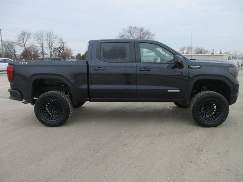 New 2026 GMC Sierra 1500 Elevation image 3