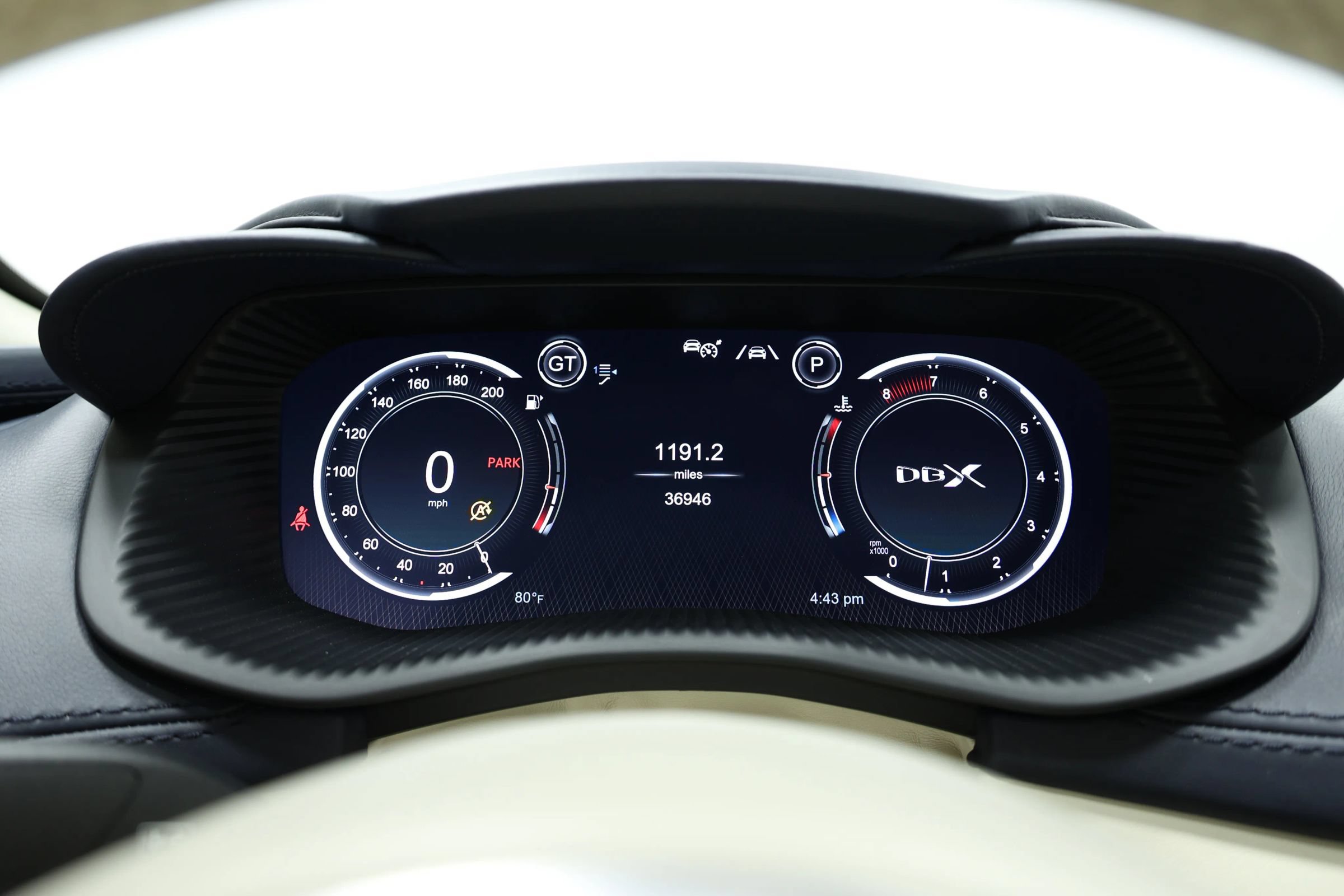 Used 2021 Aston Martin DBX AWD/4WD image 28