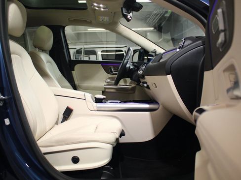 Used 2022 Mercedes-Benz GLA 250 4MATIC image 23