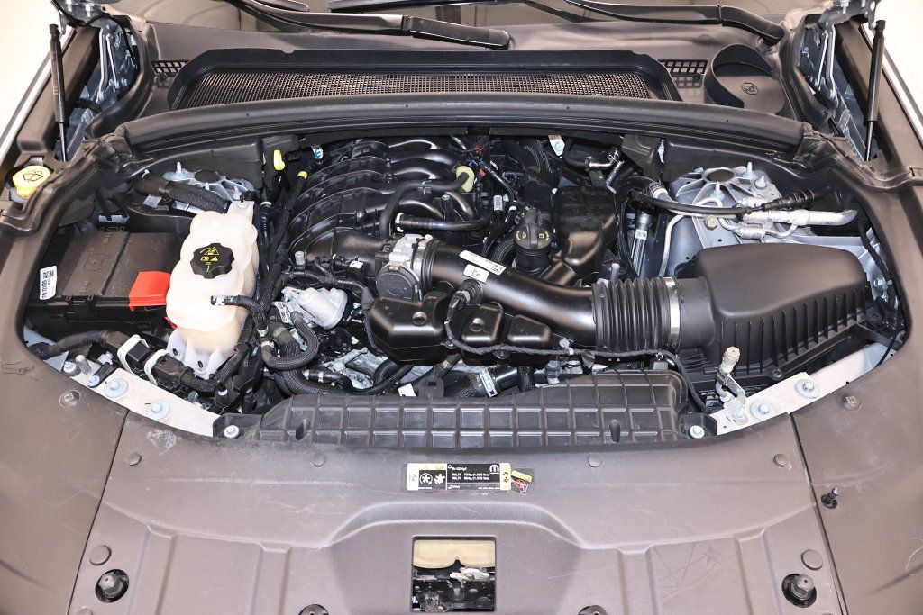 Used 2024 Jeep Grand Cherokee Limited AWD/4WD image 42