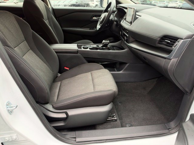 Used 2024 Nissan Rogue SV AWD/4WD image 11