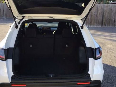 Used 2023 Honda HR-V Sport image 9