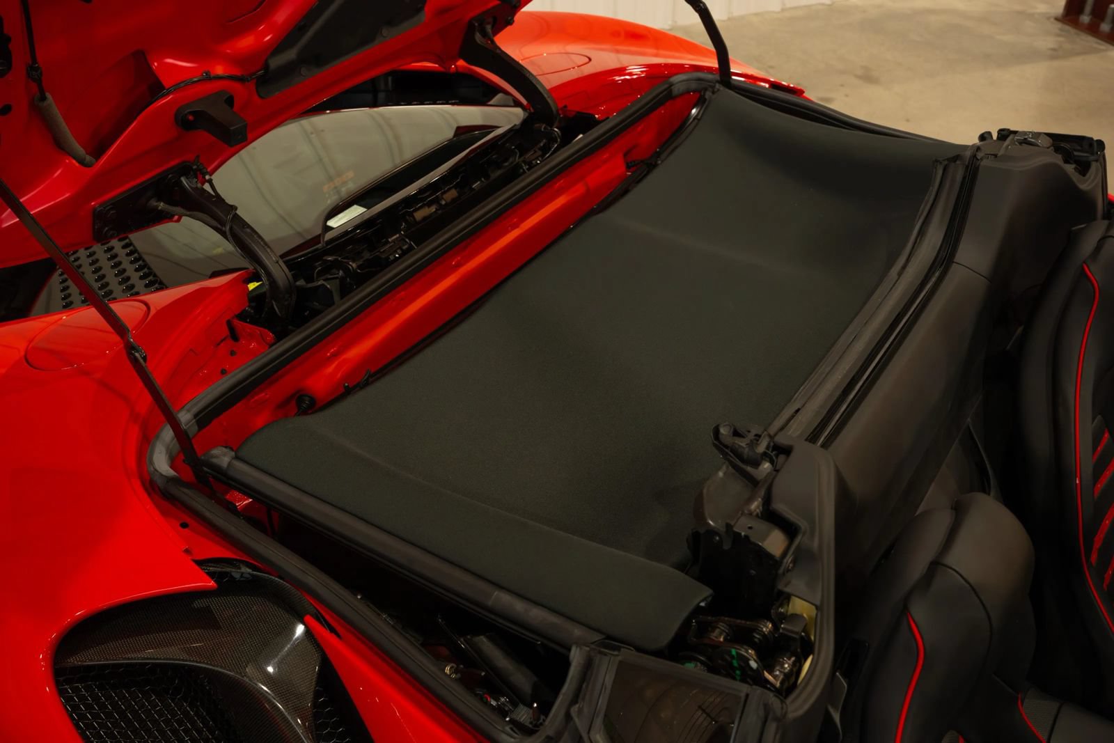 Used 2023 Ferrari SF90 Spider AWD/4WD image 35