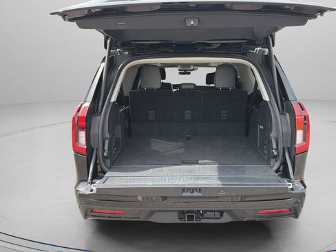 Used 2025 Ford Expedition Max Active image 24