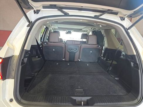 Used 2025 Honda Pilot Elite image 8