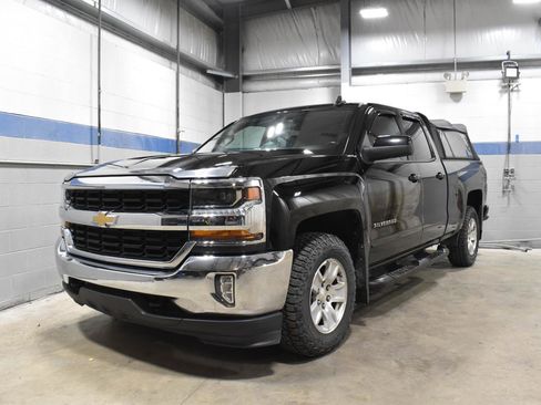 Used 2018 Chevrolet Silverado 1500 LT w/ All Star Edition image 2