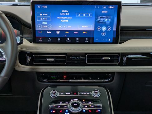 Used 2022 Lincoln Nautilus Reserve FWD image 19