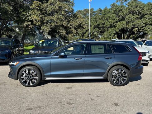 New 2026 Volvo V60 B5 Cross Country Ultra w/ Climate Package image 3