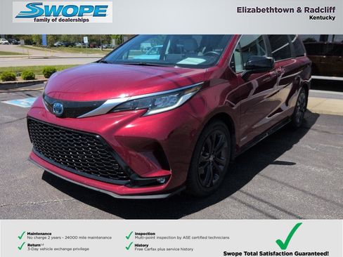 Used 2021 Toyota Sienna XSE w/ XSE Plus Package image 1