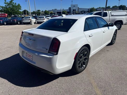 Used 2017 Chrysler 300 S AWD/4WD image 5