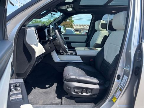 Used 2024 Toyota Sequoia Capstone AWD/4WD image 19