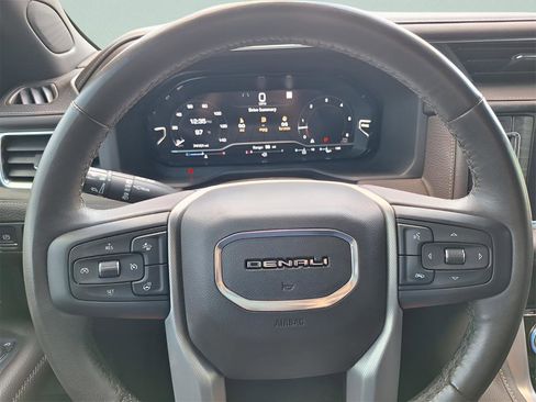 Used 2022 GMC Yukon Denali image 19