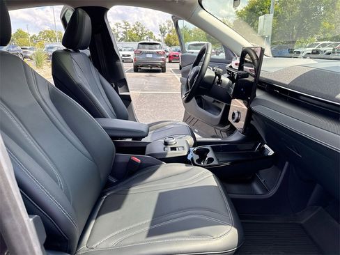 Used 2021 Ford Mustang Mach-E Premium image 23