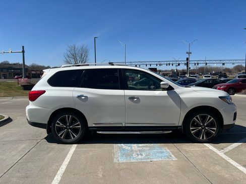 Used 2019 Nissan Pathfinder Platinum image 6