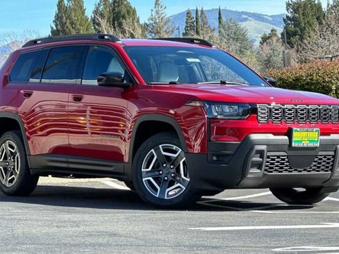 New 2026 Jeep Cherokee Laredo AWD/4WD image 2