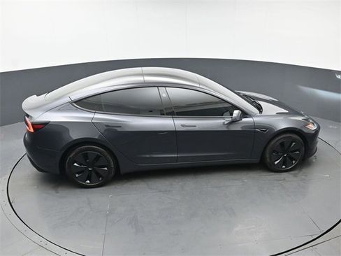 Used 2025 Tesla Model 3 image 39