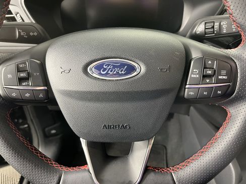 Used 2025 Ford Escape ST-Line image 15