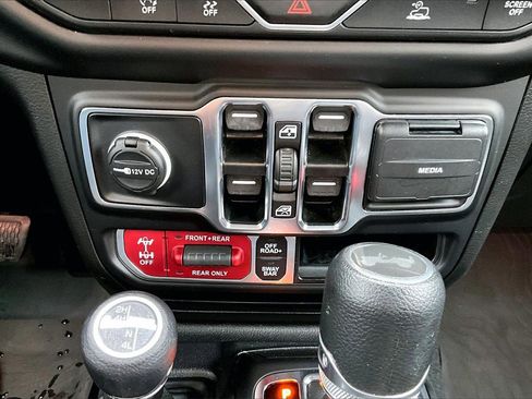 Certified 2023 Jeep Wrangler Unlimited Rubicon w/ Xtreme 35 Tire Package image 17