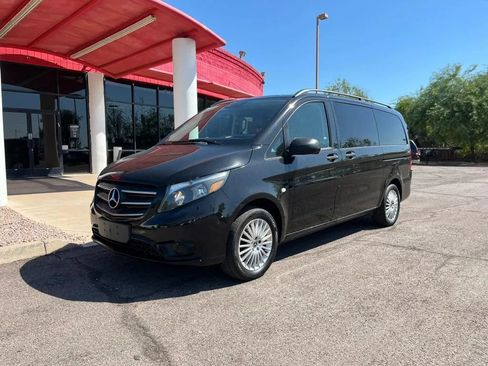 Used 2019 Mercedes-Benz Metris Passenger image 4